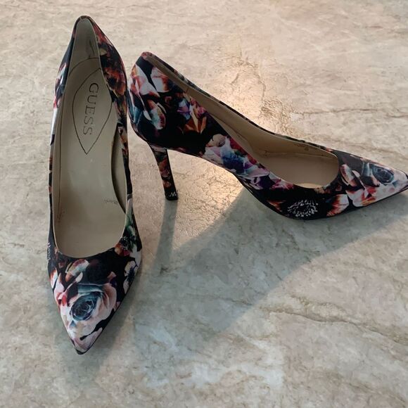 GUESS Floral Heels Size 9 - Picture 1 of 7